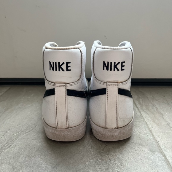 Nike Blazers Women’s Size 5.5 / Youth Size 4 - Picture 3 of 4